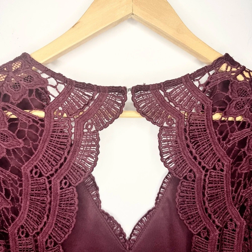Lulu's Awaken My Love Burgundy Backless Long Sleeve Lace Gown Dress Size Small - Picture 6 of 10
